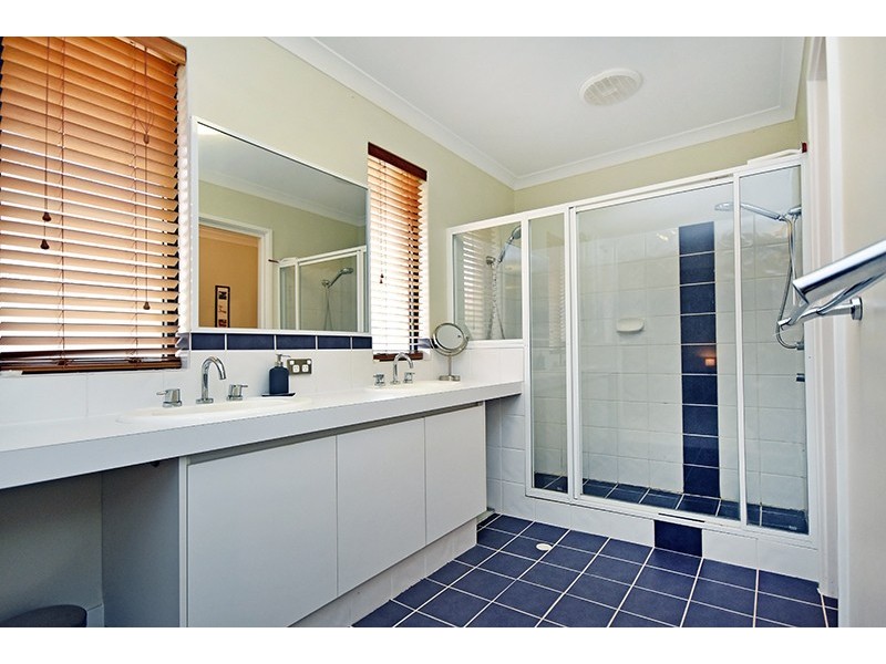 19 Devereux Crescent, Aveley WA 6069