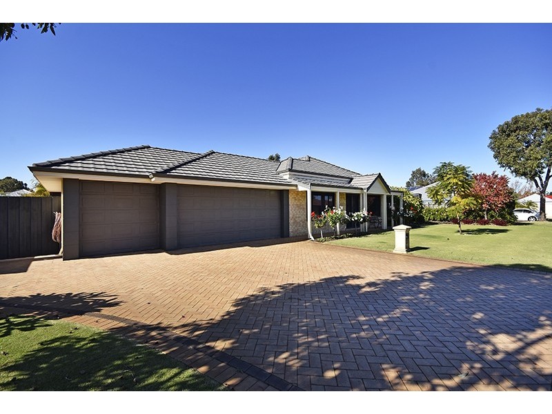 11 Mount House Way, Ellenbrook WA 6069