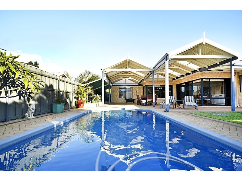 11 Mount House Way, Ellenbrook WA 6069
