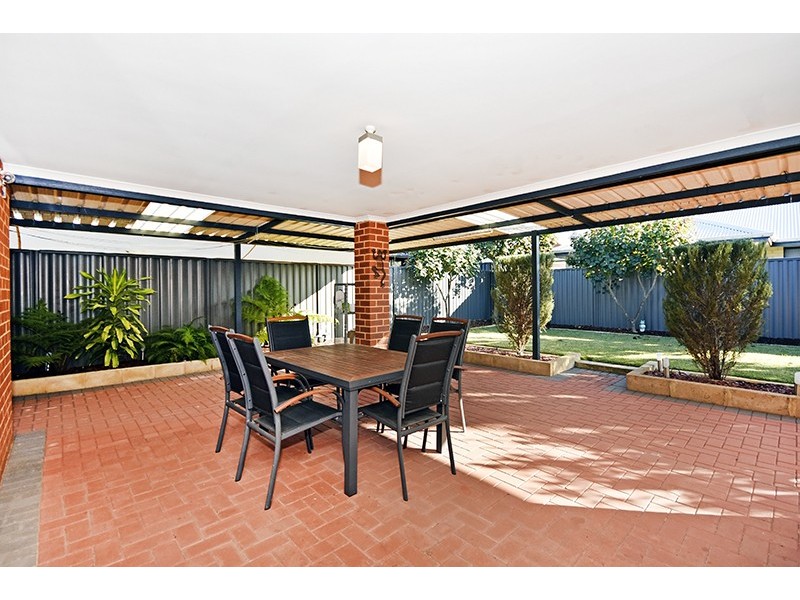 9 Travers Way, Aveley WA 6069