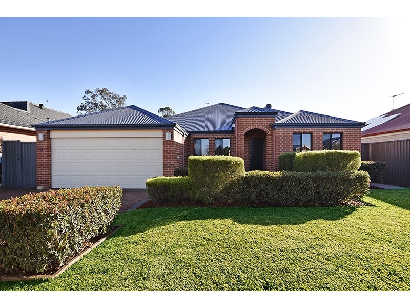 9 Travers Way, Aveley WA 6069