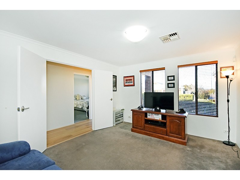 9 Travers Way, Aveley WA 6069