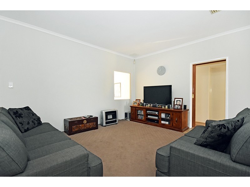 9 Travers Way, Aveley WA 6069