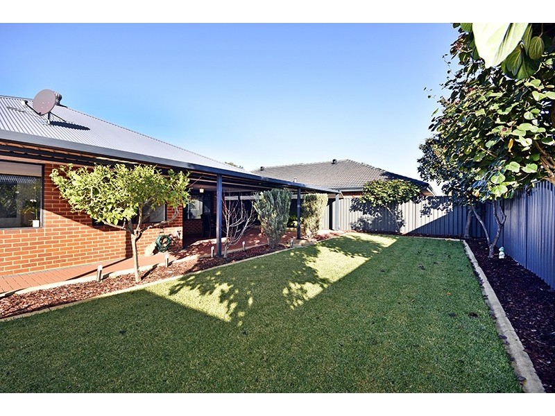 9 Travers Way, Aveley WA 6069