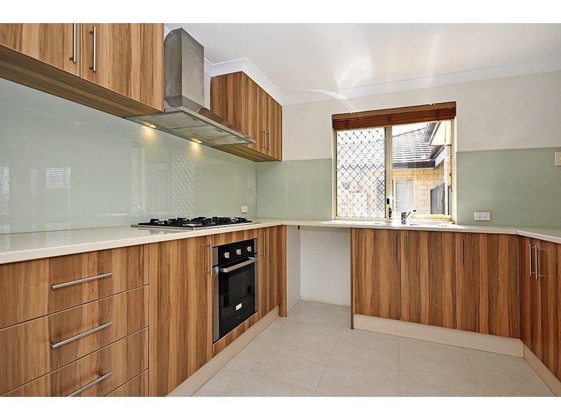 15 Koroit Way, Aveley WA 6069