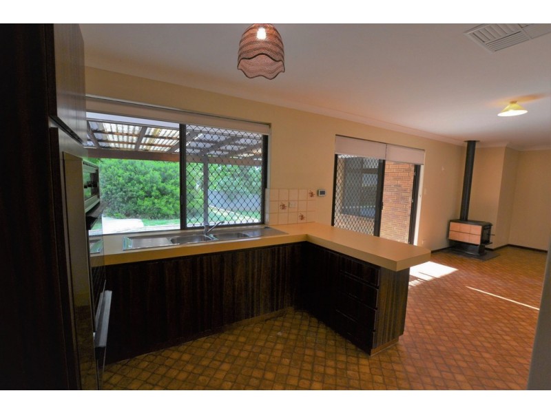 5 Fordham Drive, Swan View WA 6056