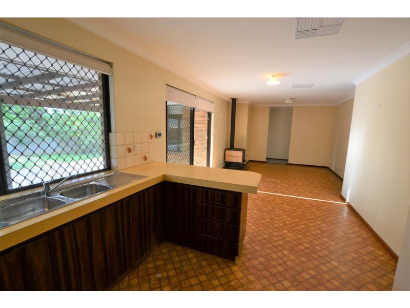 5 Fordham Drive, Swan View WA 6056