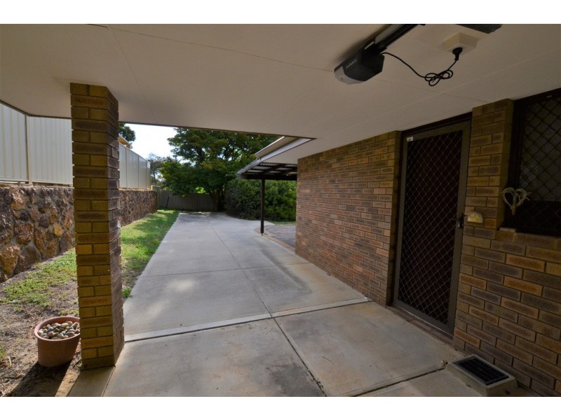 5 Fordham Drive, Swan View WA 6056