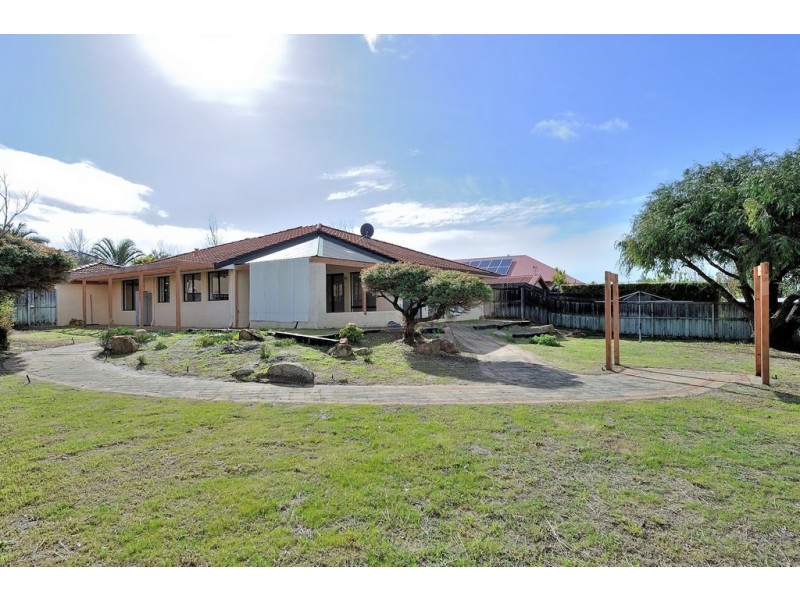 11 Fantail Crescent, Ellenbrook WA 6069