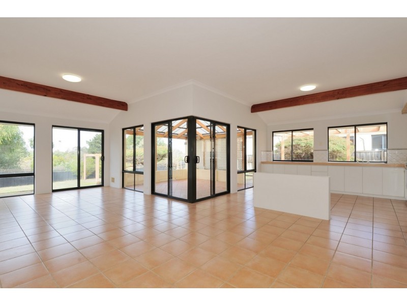 11 Fantail Crescent, Ellenbrook WA 6069