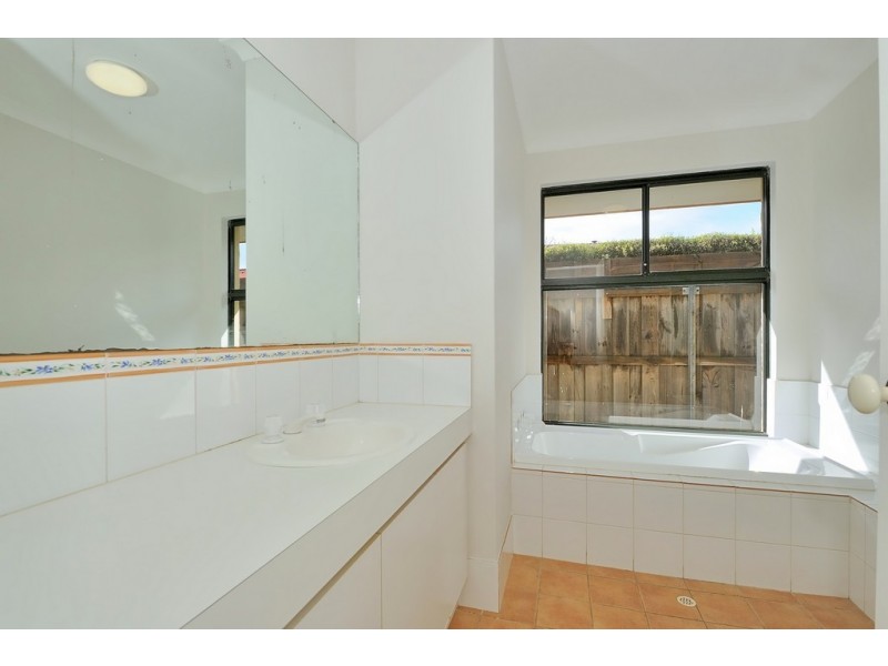 11 Fantail Crescent, Ellenbrook WA 6069