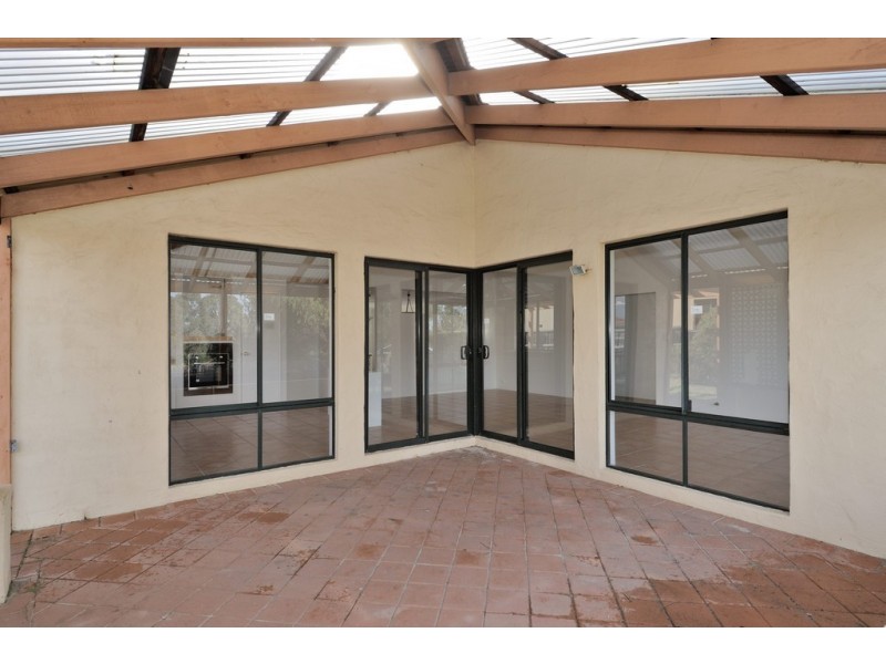 11 Fantail Crescent, Ellenbrook WA 6069