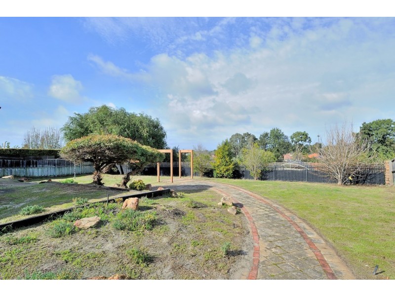 11 Fantail Crescent, Ellenbrook WA 6069