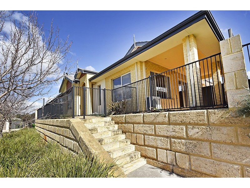 15 Koroit Way, Aveley WA 6069