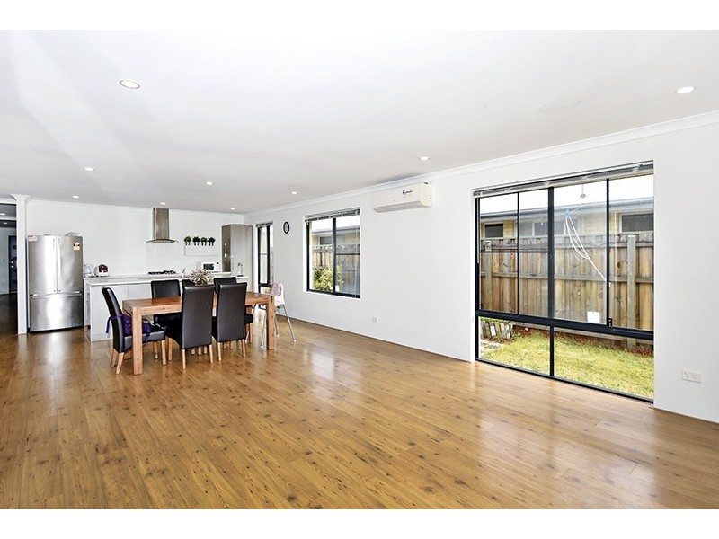 18 Helms Loop, Ellenbrook WA 6069