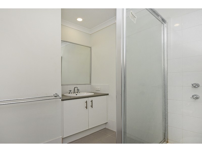 18 Helms Loop, Ellenbrook WA 6069