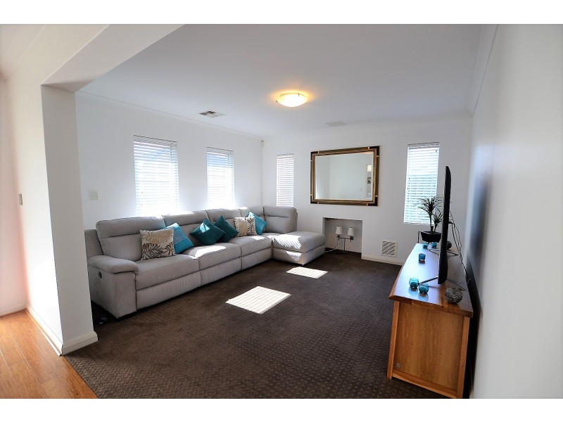9 Harman Place, Aveley WA 6069