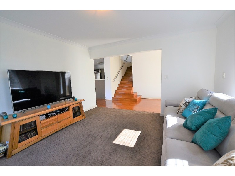 9 Harman Place, Aveley WA 6069