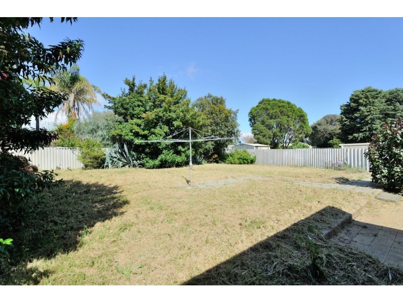 5 Redgum Avenue, Bellevue WA 6056