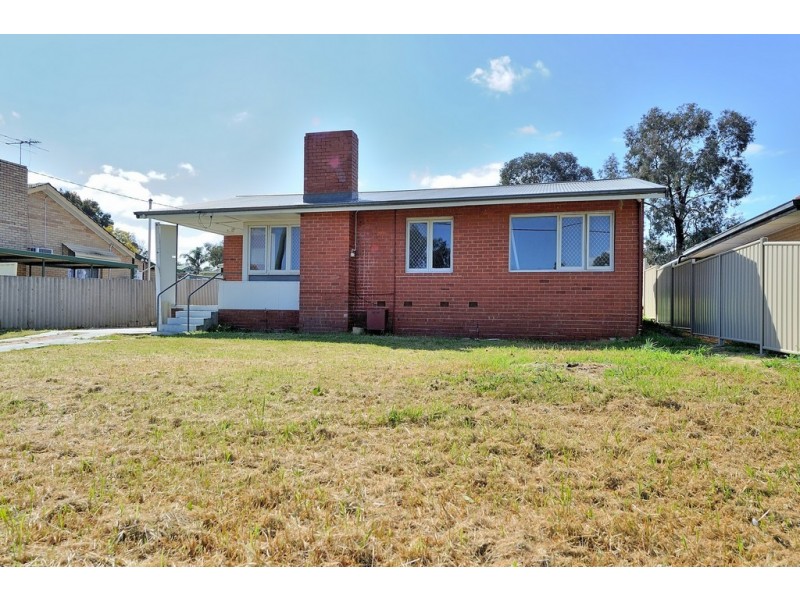 26 Banjine Road, Koongamia WA 6056