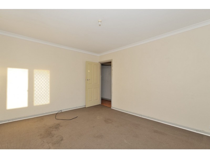 26 Banjine Road, Koongamia WA 6056