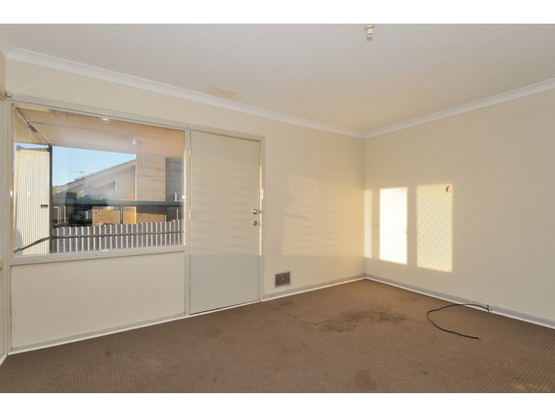 26 Banjine Road, Koongamia WA 6056