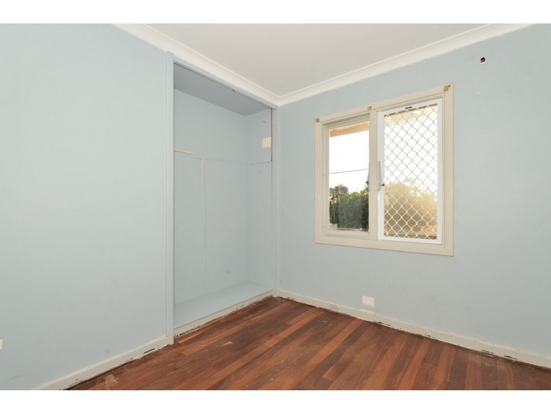 26 Banjine Road, Koongamia WA 6056