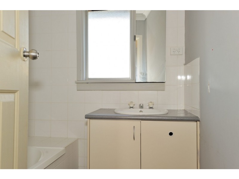 26 Banjine Road, Koongamia WA 6056