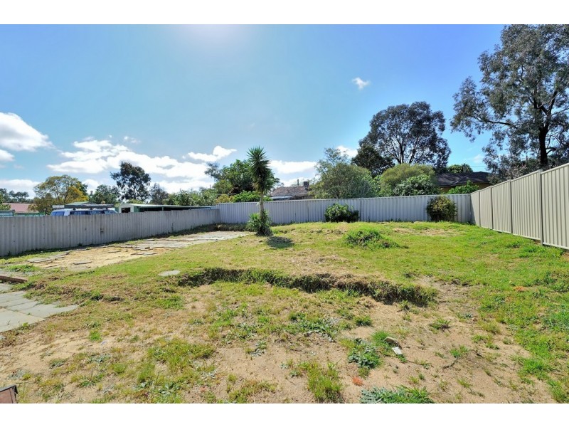 26 Banjine Road, Koongamia WA 6056