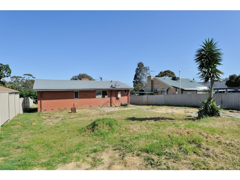 26 Banjine Road, Koongamia WA 6056