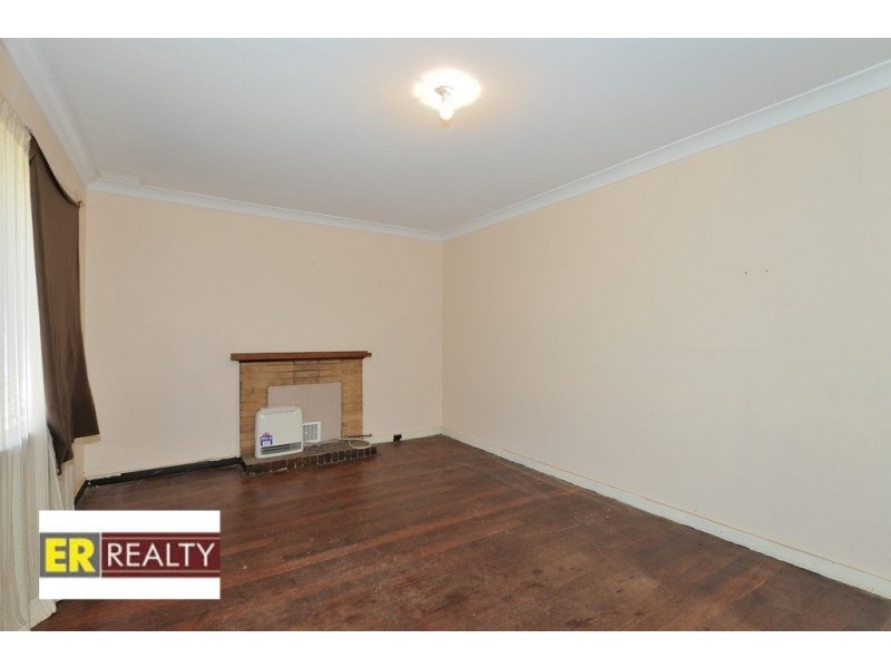 19 Clianthus Way, Koongamia WA 6056