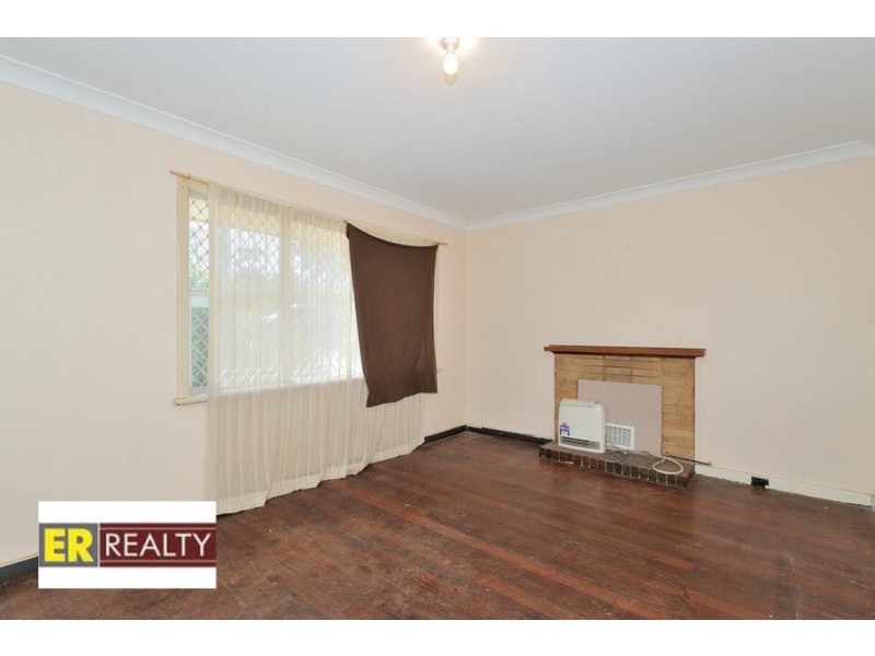 19 Clianthus Way, Koongamia WA 6056