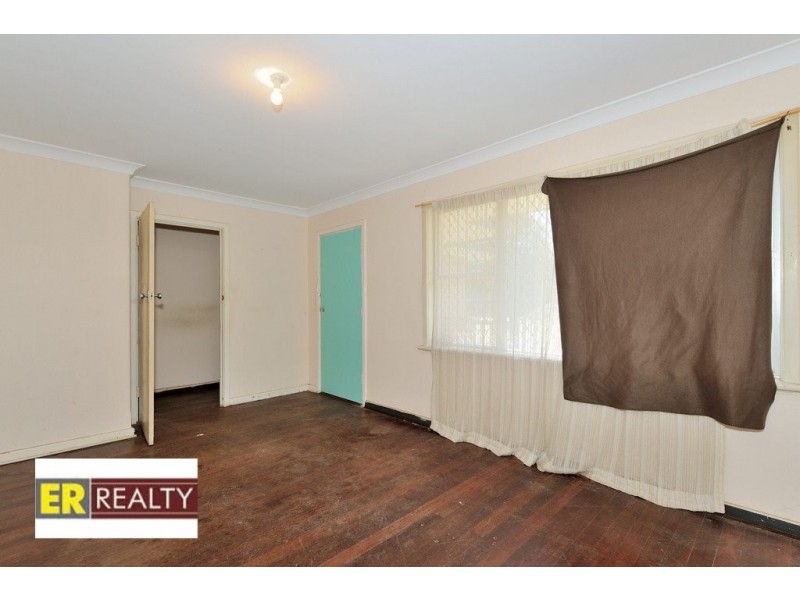 19 Clianthus Way, Koongamia WA 6056