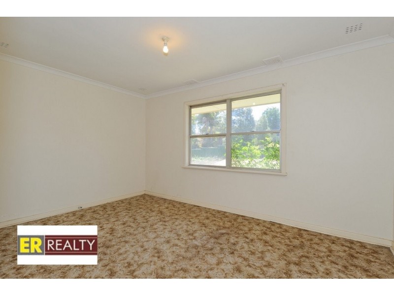 19 Clianthus Way, Koongamia WA 6056