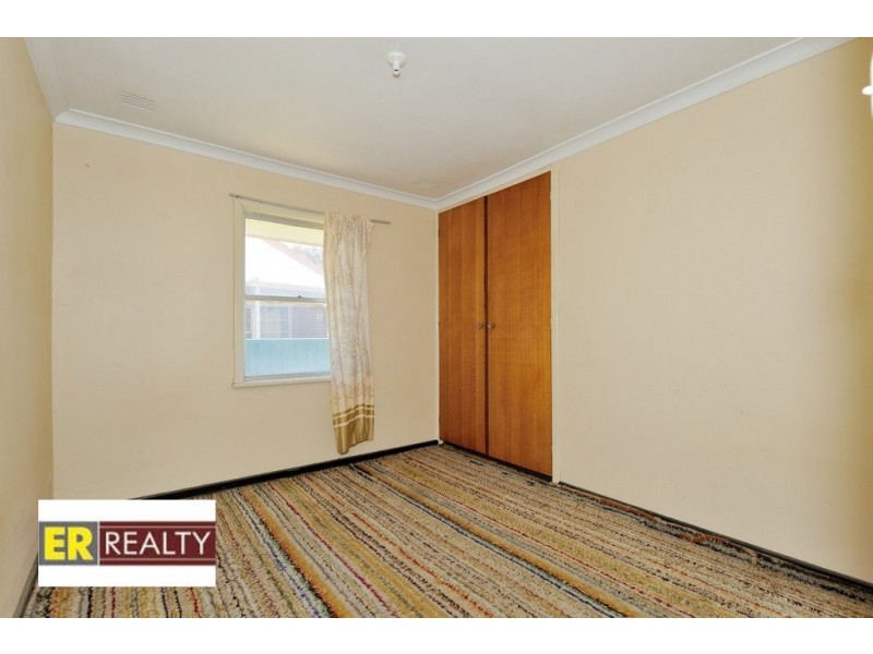 19 Clianthus Way, Koongamia WA 6056