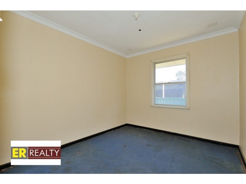 19 Clianthus Way, Koongamia WA 6056