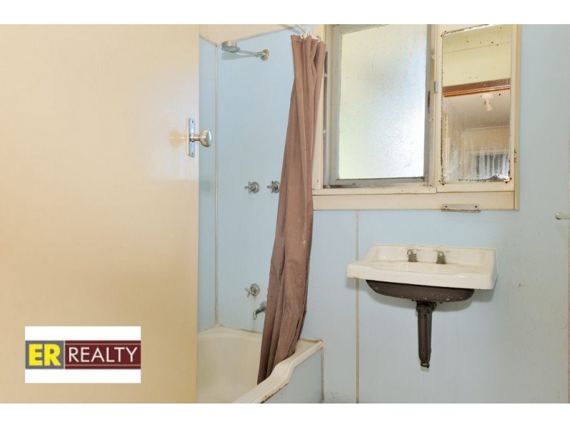 19 Clianthus Way, Koongamia WA 6056