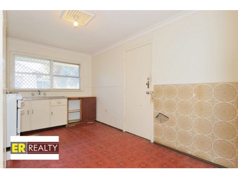 19 Clianthus Way, Koongamia WA 6056