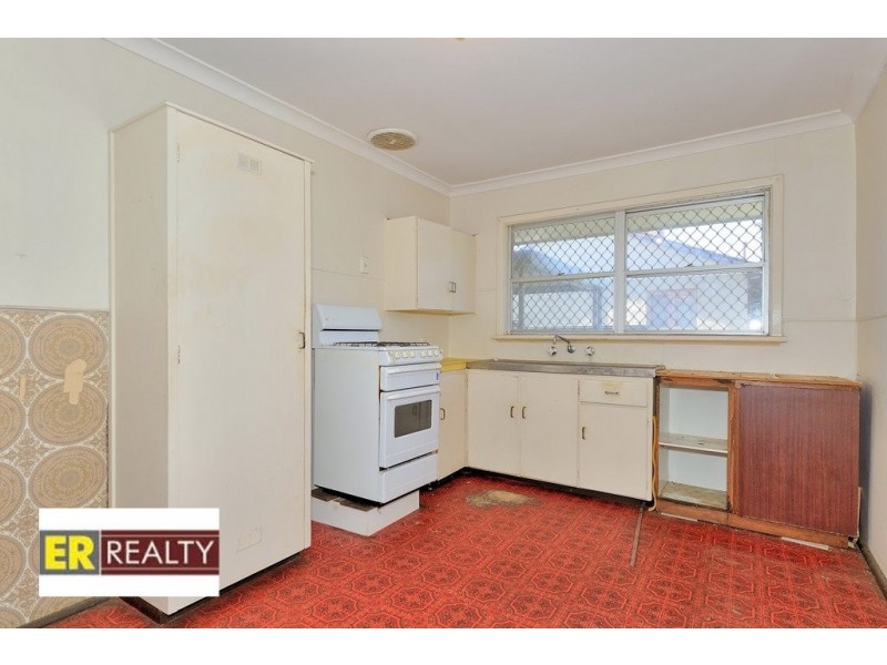 19 Clianthus Way, Koongamia WA 6056