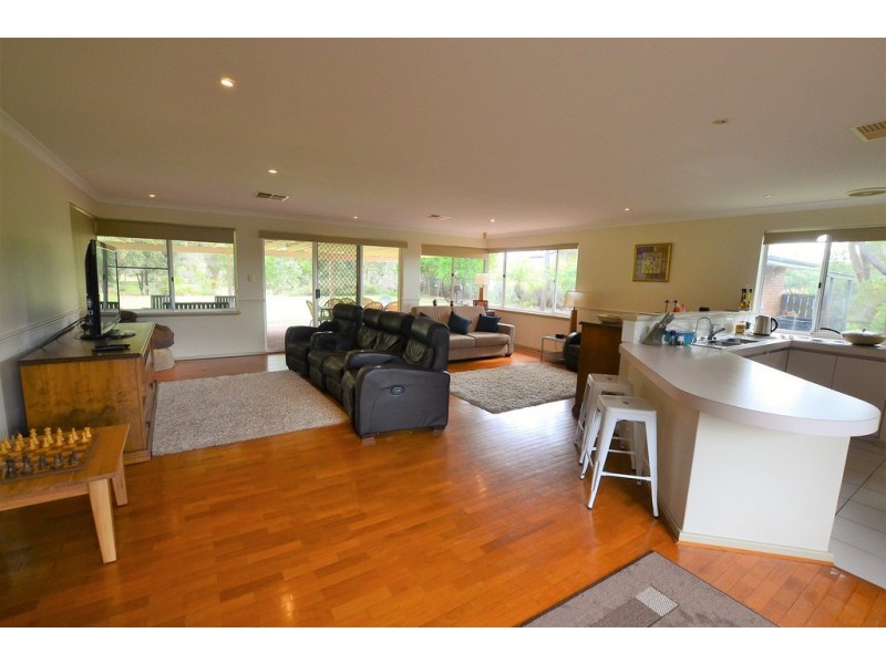 37 Santa Paula Lane, The Vines WA 6069