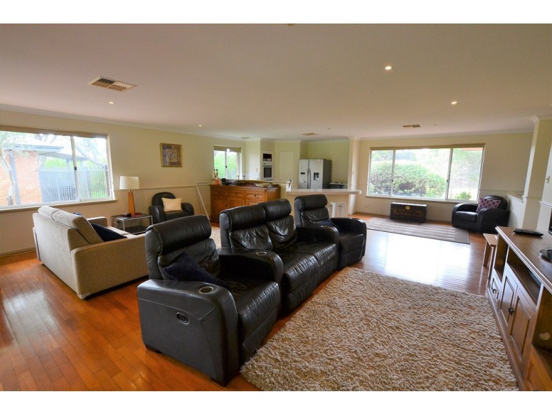 37 Santa Paula Lane, The Vines WA 6069