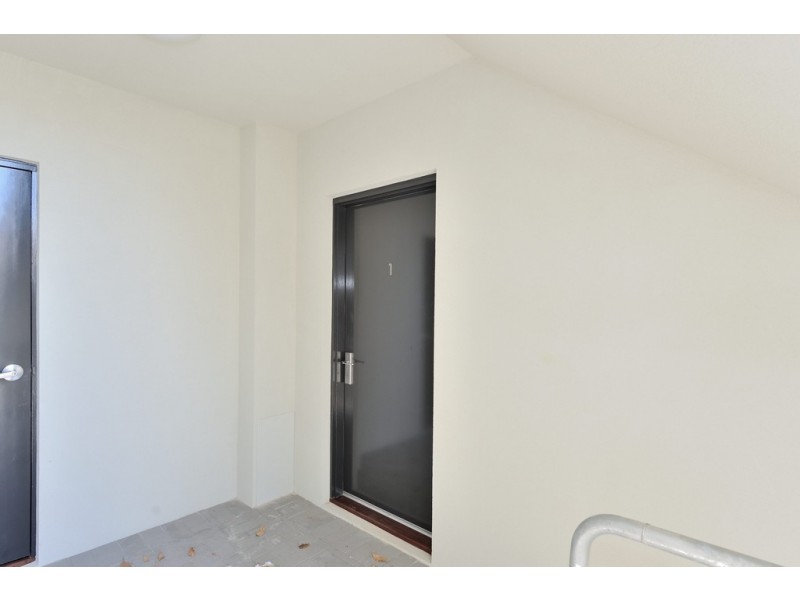 2/10 Stanley Street, Belmont WA 6104