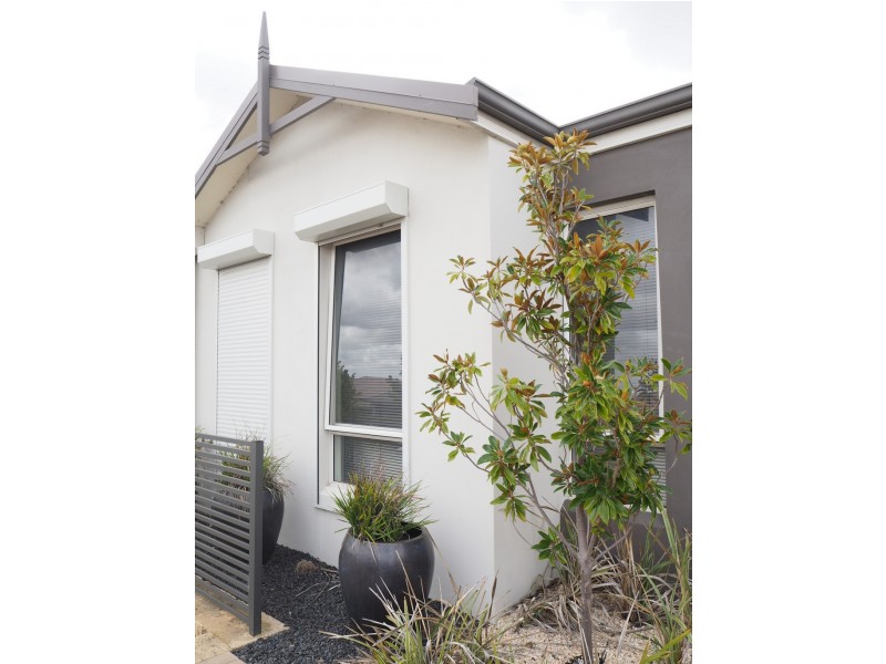 18 Flecker Promenade, Aveley WA 6069