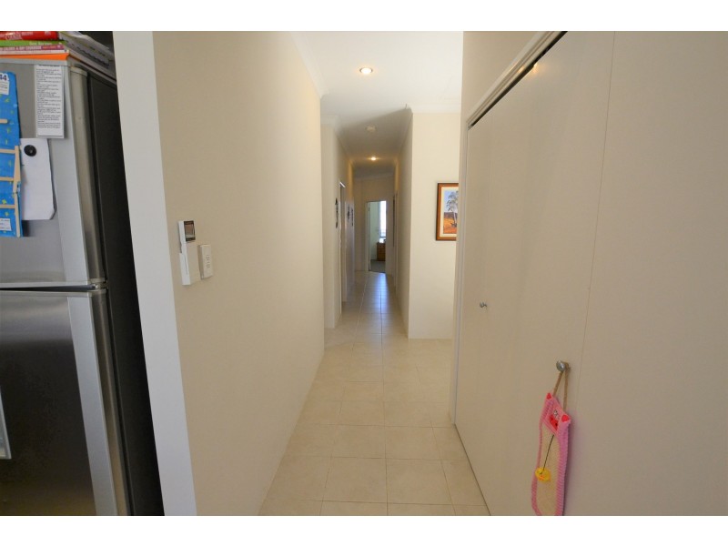 18 Flecker Promenade, Aveley WA 6069