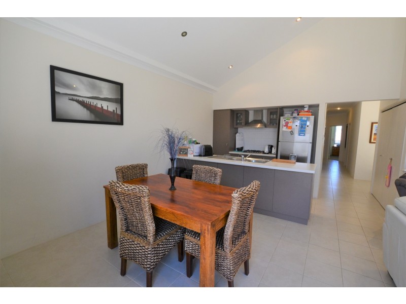 18 Flecker Promenade, Aveley WA 6069