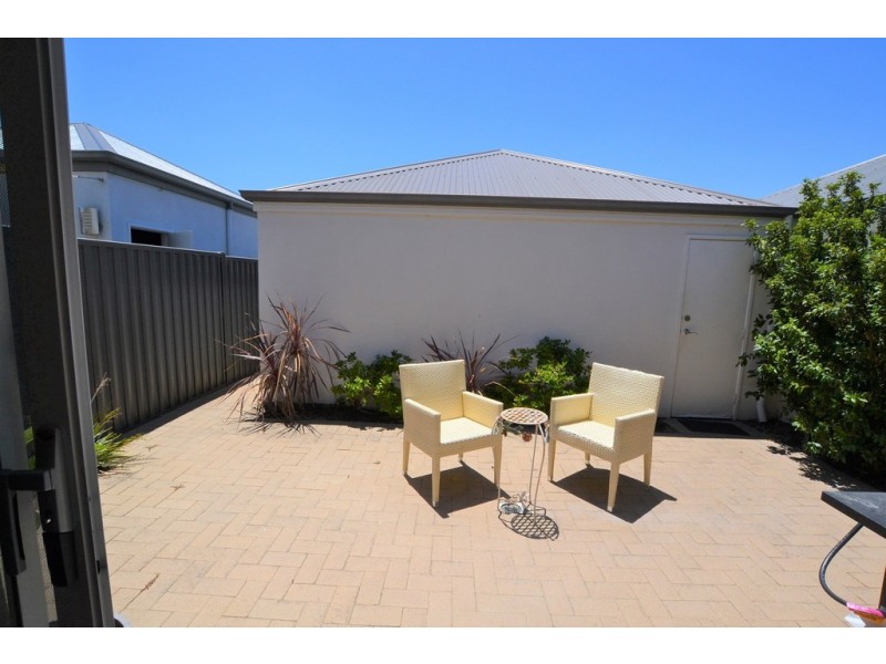 18 Flecker Promenade, Aveley WA 6069