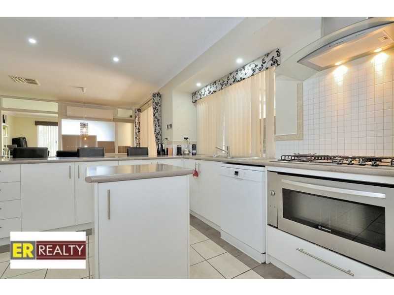 33 Rosewood Heights, Ellenbrook WA 6069