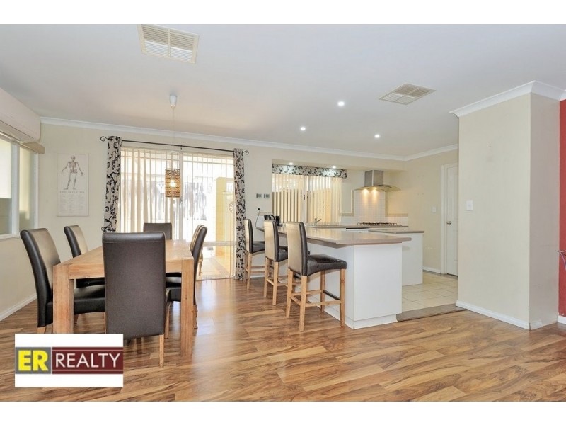 33 Rosewood Heights, Ellenbrook WA 6069