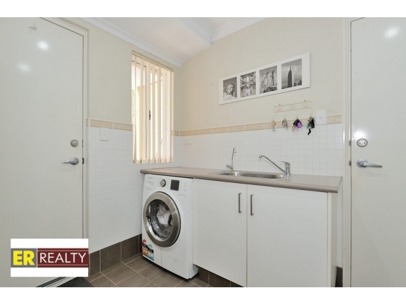 33 Rosewood Heights, Ellenbrook WA 6069