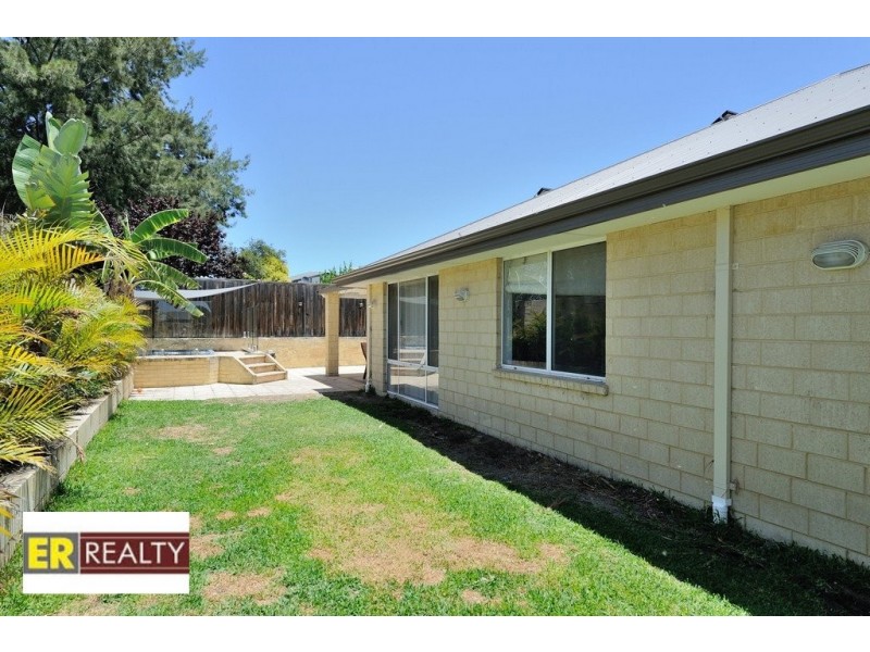 33 Rosewood Heights, Ellenbrook WA 6069